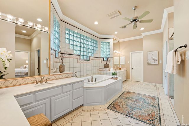 2 CHATSWORTH WAY, San Antonio, TX 78209