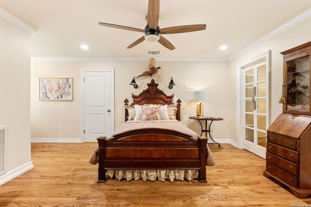 2 CHATSWORTH WAY, San Antonio, TX 78209