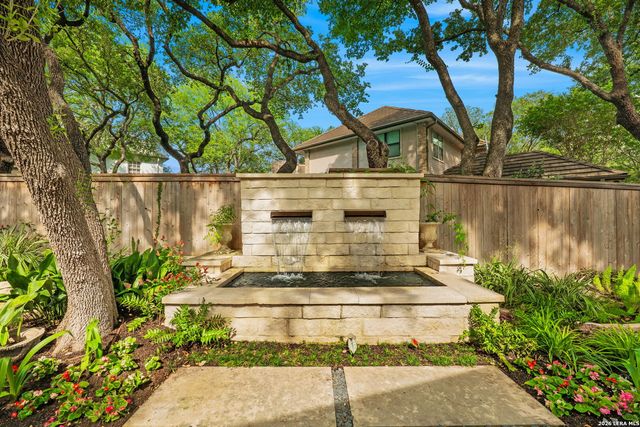 2 CHATSWORTH WAY, San Antonio, TX 78209