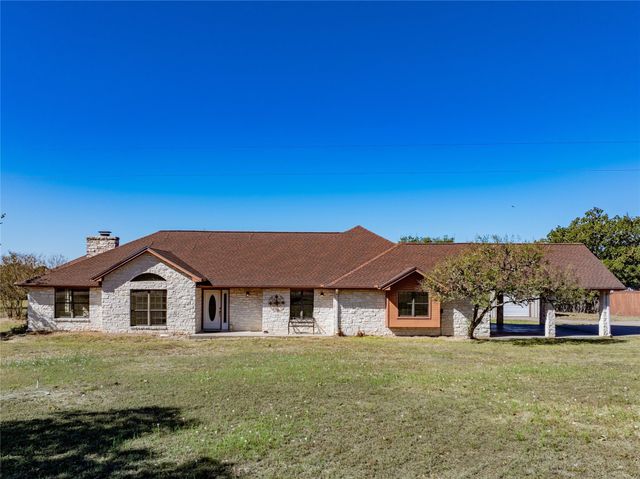 407 Raymond Road, La Grange, TX 78945