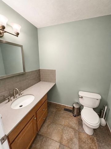 571 Freeport St 2, Boston, MA 02122