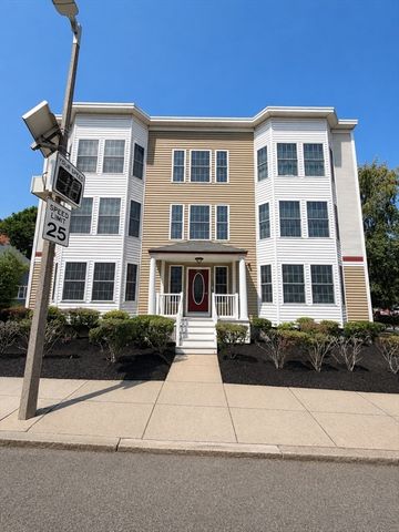 571 Freeport St 2, Boston, MA 02122