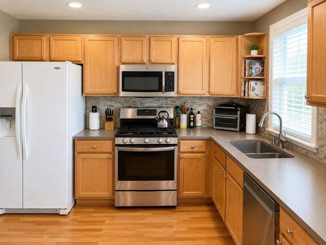 571 Freeport St 2, Boston, MA 02122