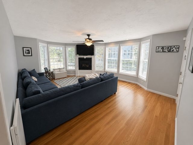571 Freeport St 2, Boston, MA 02122
