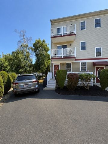 571 Freeport St 2, Boston, MA 02122