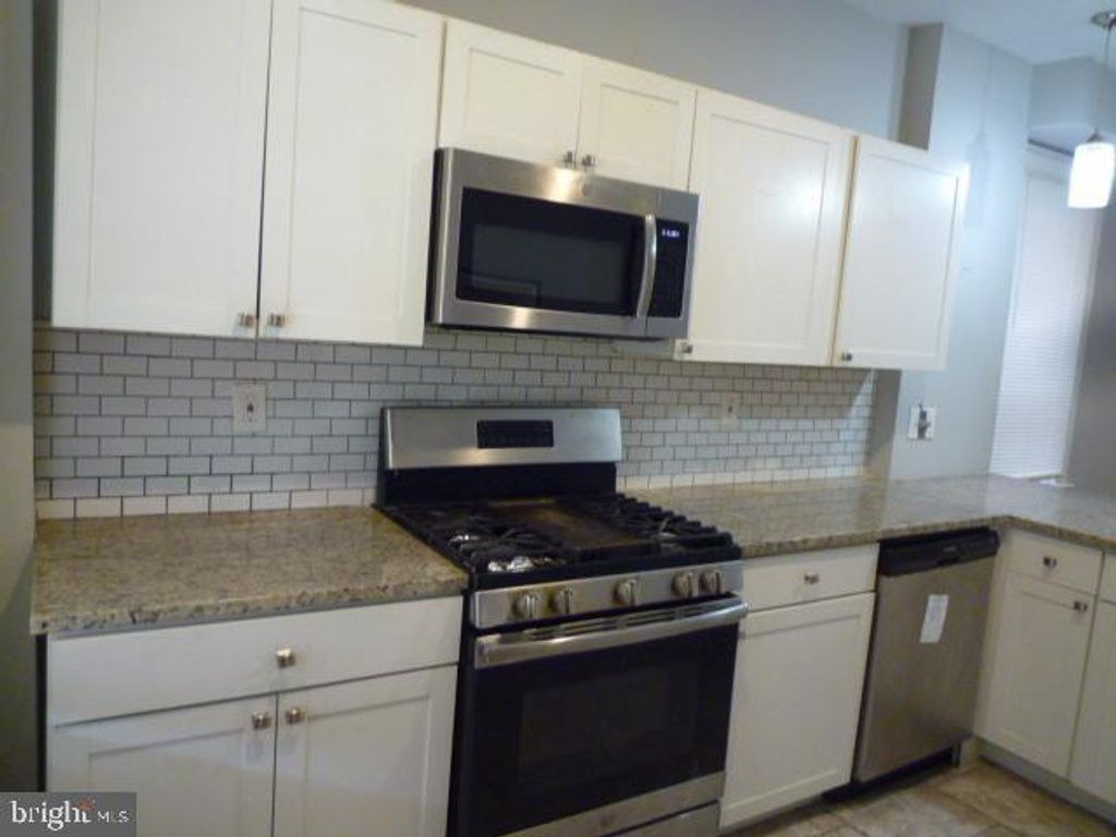 Image 10 of property listing at 5118 HARFORD RD, Baltimore, MD 21214