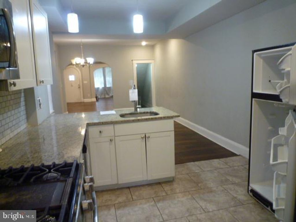 Image 11 of property listing at 5118 HARFORD RD, Baltimore, MD 21214