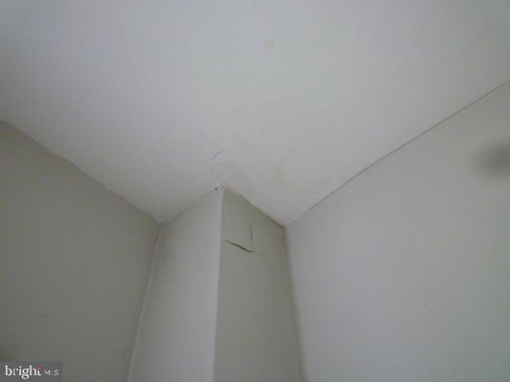 Image 26 of property listing at 5118 HARFORD RD, Baltimore, MD 21214