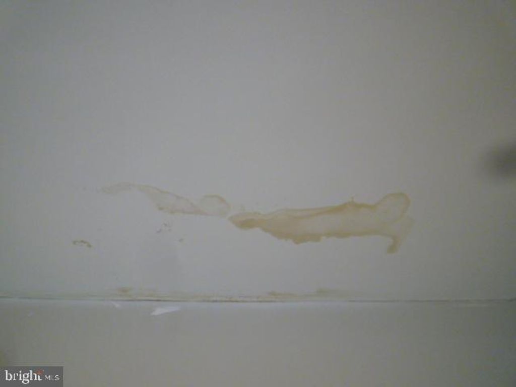 Image 3 of property listing at 5118 HARFORD RD, Baltimore, MD 21214