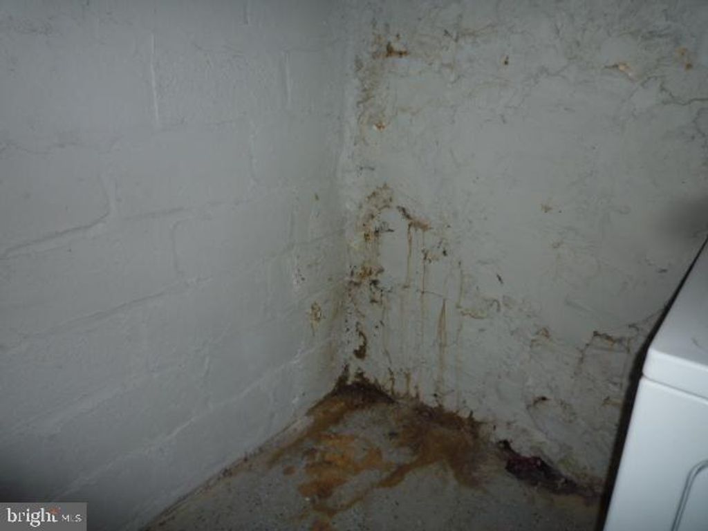 Image 37 of property listing at 5118 HARFORD RD, Baltimore, MD 21214