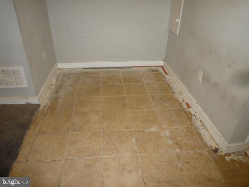 Image 39 of property listing at 5118 HARFORD RD, Baltimore, MD 21214