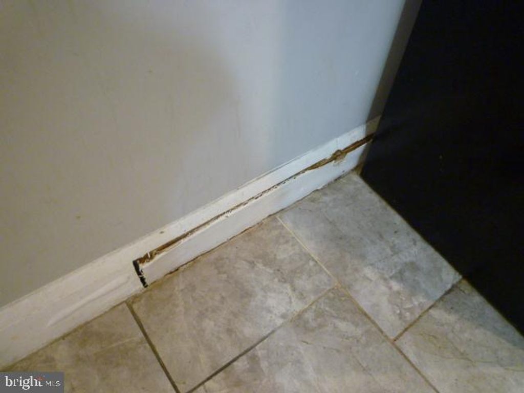 Image 8 of property listing at 5118 HARFORD RD, Baltimore, MD 21214