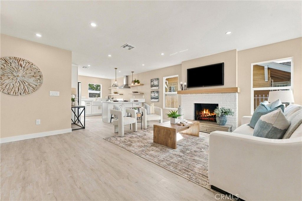 2246 Locust Avenue, Long Beach, CA 90806 — photo 2