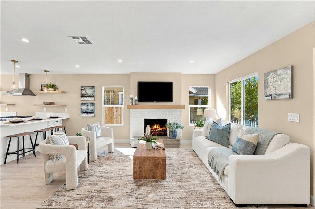 2246 Locust Avenue, Long Beach, CA 90806 — photo 3