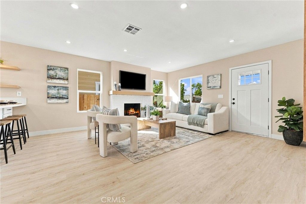 2246 Locust Avenue, Long Beach, CA 90806 — photo 5