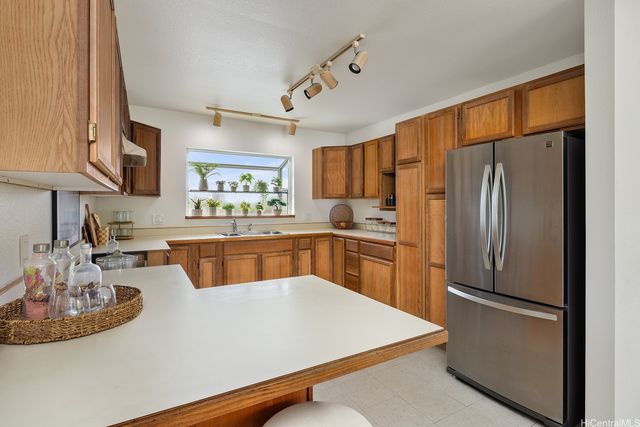 1031 Lunaai Place, Kailua, HI 96734