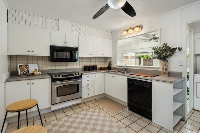 1031 Lunaai Place, Kailua, HI 96734