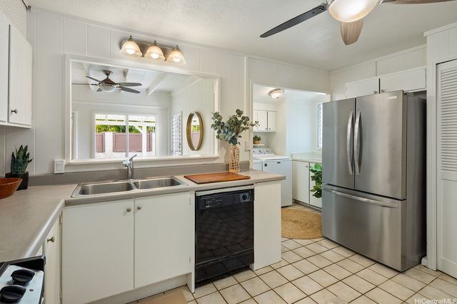 1031 Lunaai Place, Kailua, HI 96734