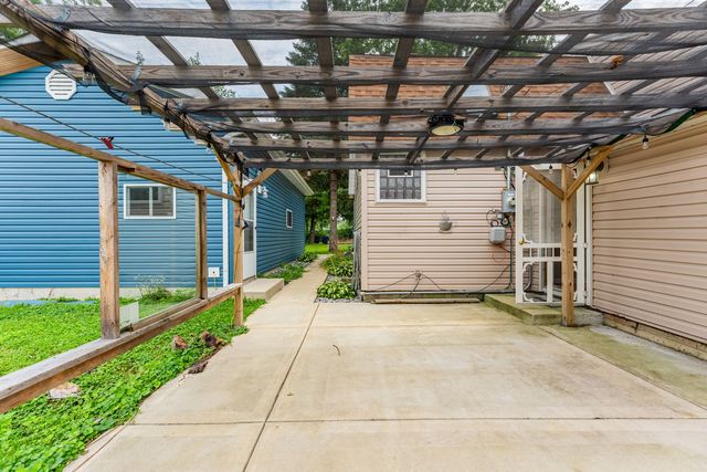 8728 S Rockwell Avenue, Evergreen Park, IL 60805