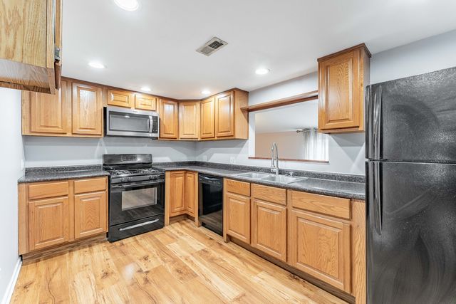 8728 S Rockwell Avenue, Evergreen Park, IL 60805