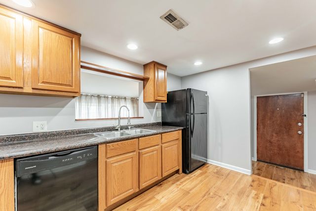 8728 S Rockwell Avenue, Evergreen Park, IL 60805