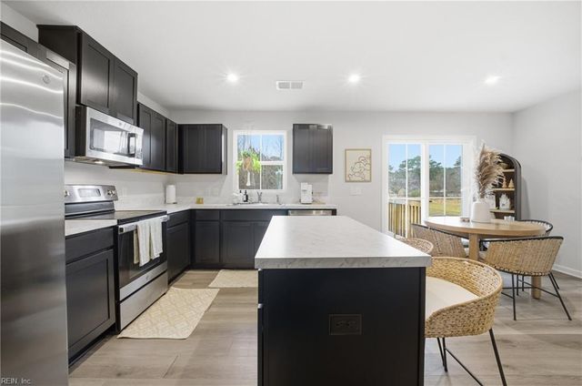 80 Clara CT, Suffolk, VA 23434