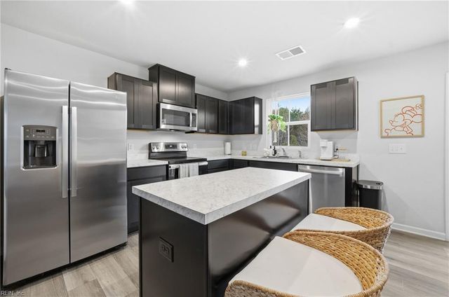 80 Clara CT, Suffolk, VA 23434