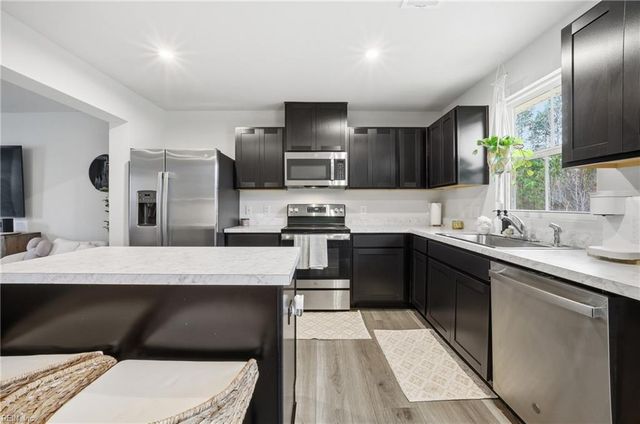 80 Clara CT, Suffolk, VA 23434