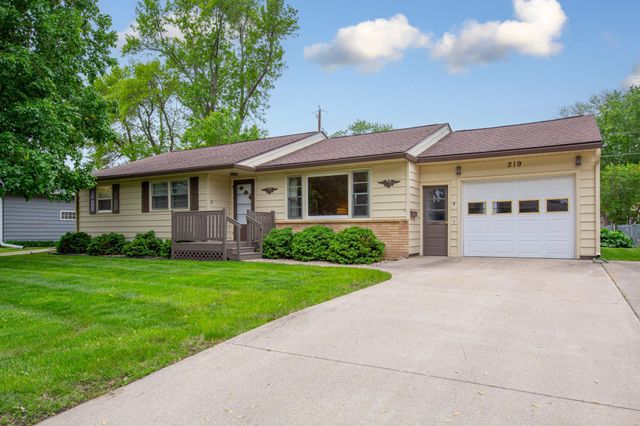 219 Floral Avenue, Mankato, MN 56001