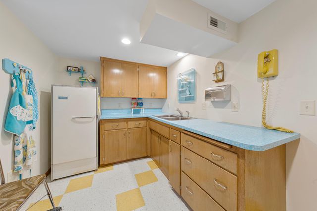 219 Floral Avenue, Mankato, MN 56001