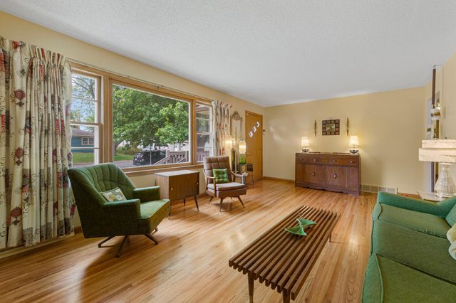 219 Floral Avenue, Mankato, MN 56001
