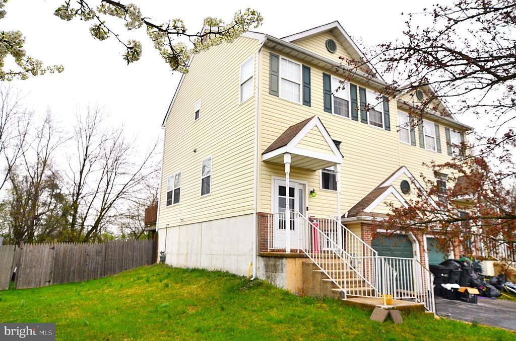 602 HEATHERFIELD DR, Bear, DE 19701