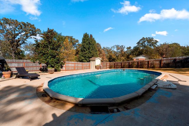 1720 Greenhollow, Mt Pleasant, TX 75455