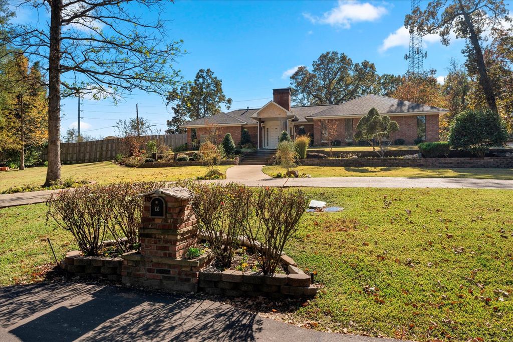 1720 Greenhollow, Mt Pleasant, TX 75455