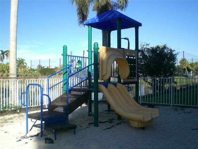 6955 NW 186th St F209, Hialeah, FL 33015