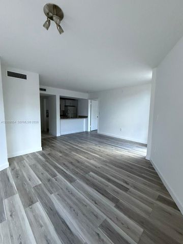 6955 NW 186th St F209, Hialeah, FL 33015