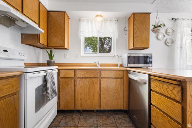 4305 S WINFIELD RD, Taylorsville, UT 84123