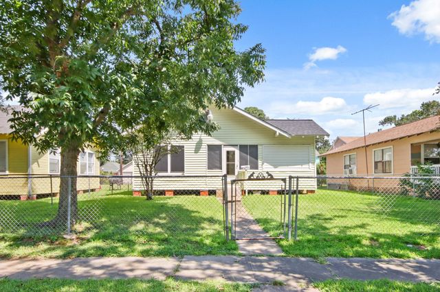 3222 Illinois Street, Baytown, TX 77520