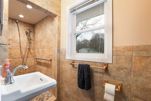 5703 N Sprinkle Road, Kalamazoo, MI 49004