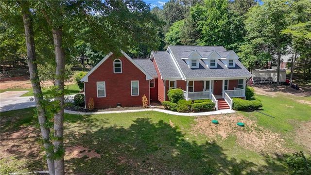 2660 Sandy Creek Circle, Loganville, GA 30052