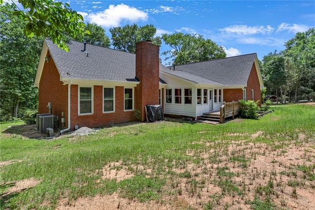 2660 Sandy Creek Circle, Loganville, GA 30052