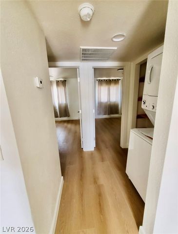 2121 Oceanus Lane 4, Las Vegas, NV 89115