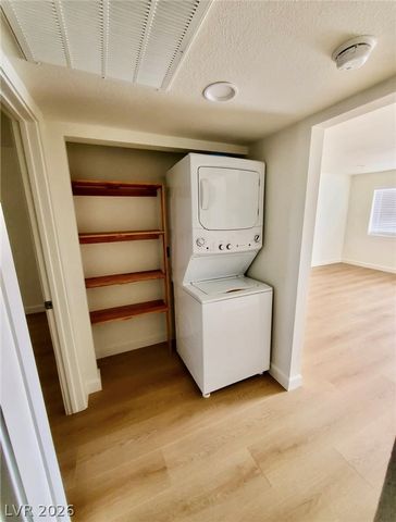 2121 Oceanus Lane 4, Las Vegas, NV 89115