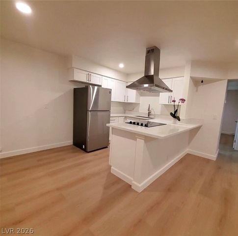 2121 Oceanus Lane 4, Las Vegas, NV 89115