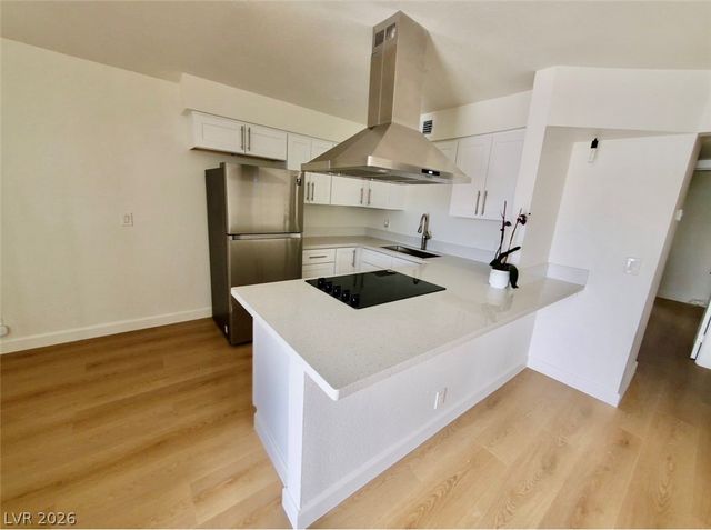 2121 Oceanus Lane 4, Las Vegas, NV 89115