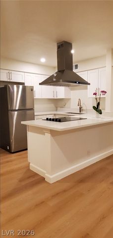 2121 Oceanus Lane 4, Las Vegas, NV 89115