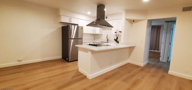 2121 Oceanus Lane 4, Las Vegas, NV 89115