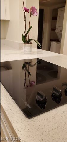 2121 Oceanus Lane 4, Las Vegas, NV 89115