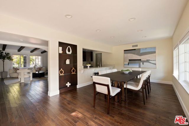 22910 Collins Street, Woodland Hills, CA 91367