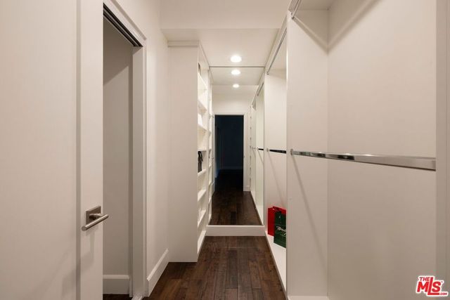 22910 Collins Street, Woodland Hills, CA 91367